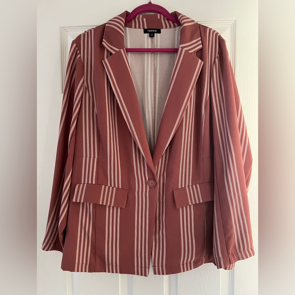 Chic Striped Pink and Cream blazer with front pockets